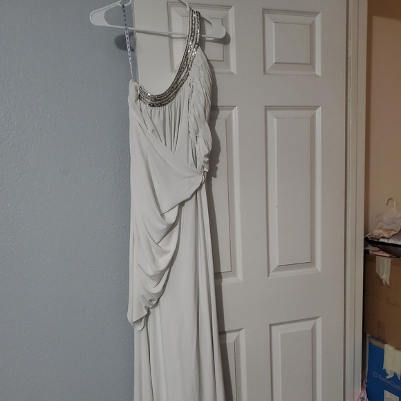 White long dress - Picture 1 of 3